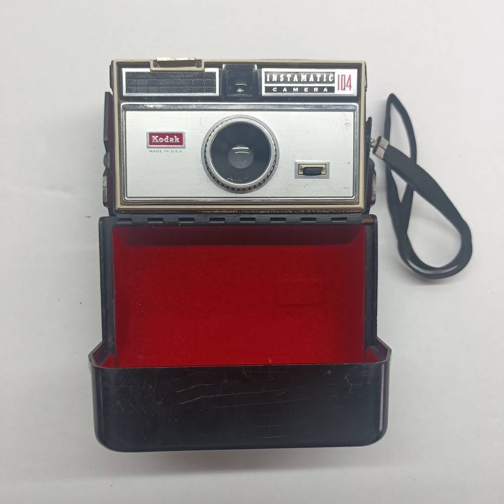 Vintage Kodak Instamatic 704 Camera - Collectible w/ Hard Case UNTESTED